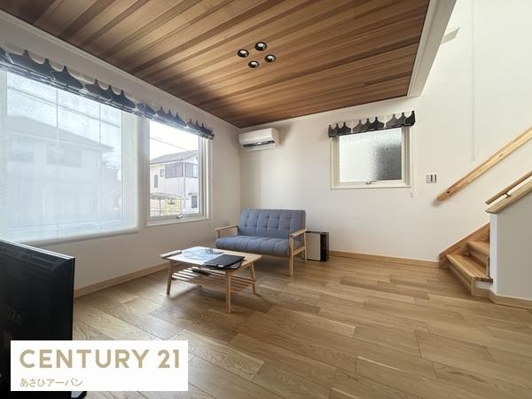 稲毛町スウェーデンハウス　2号棟　　新築戸建