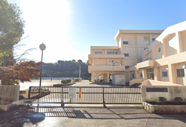 稲毛スカイマンションＢ棟(千葉市立朝日ケ丘中学校)