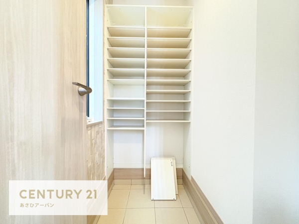 千葉市中央区矢作町 新築分譲住宅 QUAD 4号棟(収納)