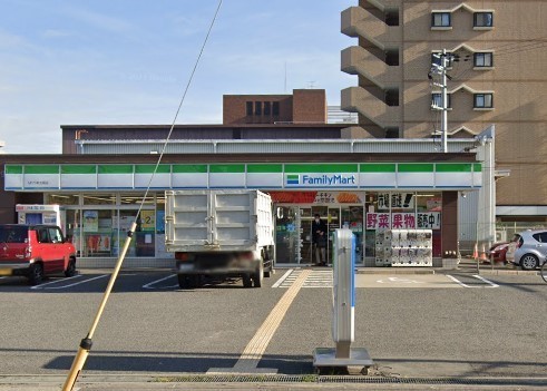新北島コーポ2号棟(ファミリーマートMYS新北島店)