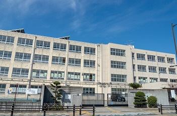 堺市堺区浅香山町3丁の中古一戸建て(堺市立浅香山中学校)