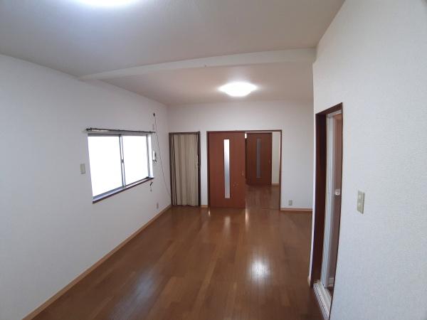 堺市西区上野芝向ヶ丘町４丁の中古一戸建て