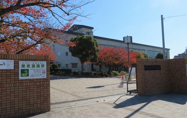堺市西区浜寺船尾町東1丁の中古一戸建て(堺市立浜寺中学校)