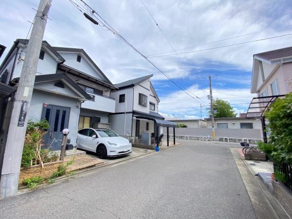 堺市西区浜寺船尾町東1丁の中古一戸建て(前面道路含む現地写真)