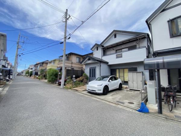 堺市西区浜寺船尾町東1丁の中古一戸建て(前面道路含む現地写真)
