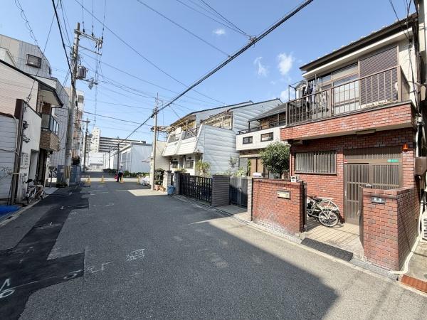 大阪市住之江区西加賀屋2丁目の中古一戸建て(前面道路含む現地写真)