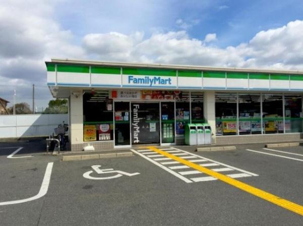 ルイシャトレ金剛(ファミリーマート東くみの木一丁目店)