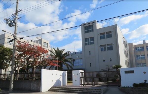 グリーンスクェア新北島一号棟(大阪市立新北島中学校)