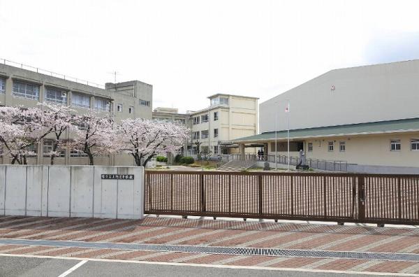 堺市西区堀上緑町２丁の中古一戸建て(堺市立上野芝中学校)