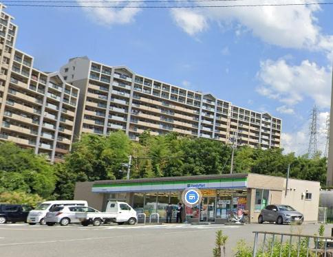 和泉市光明台3丁目の中古一戸建て(ファミリーマート和泉室堂北店)