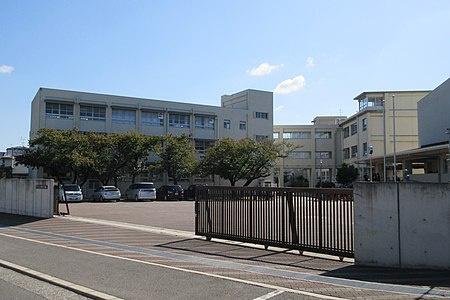 堺市西区平岡町 2号棟(堺市立上野芝中学校)