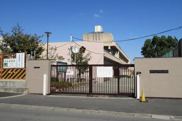 堺市西区平岡町 1号棟(堺市立平岡小学校)