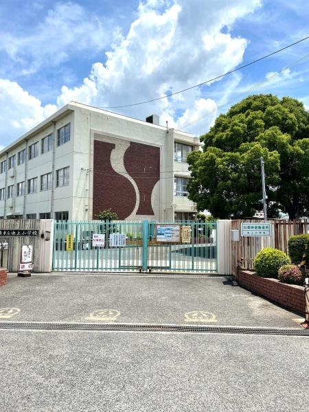 富秋町2丁目(和泉市立池上小学校)