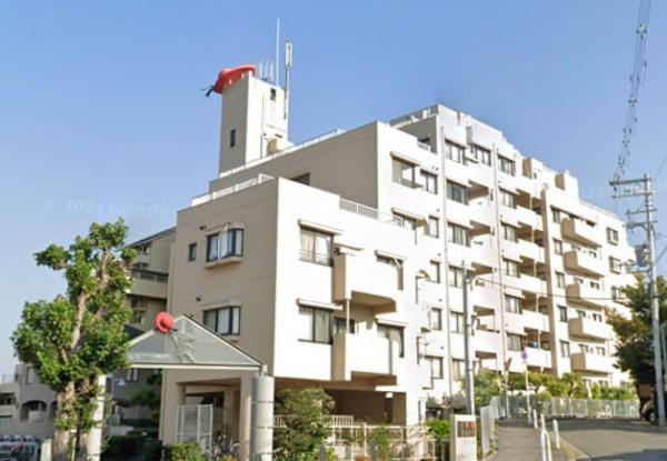 少女の赤い帽子泉北深井