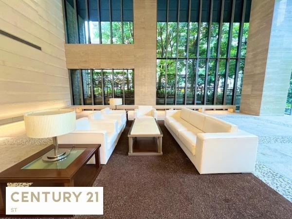 クロスエアタワー