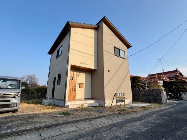 宇部市大字際波（春日町）築浅戸建