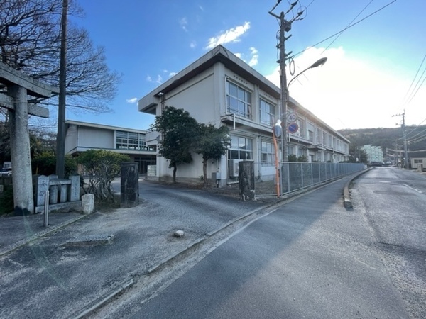 山陽小野田市赤崎2丁目の中古一戸建て(山陽小野田市立赤崎小学校)