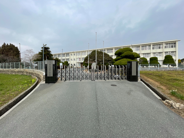 東岐波店舗付きアパート(宇部市立東岐波中学校)