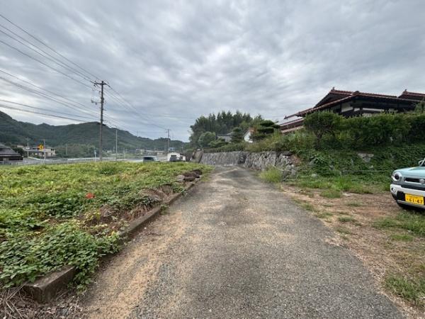 美祢市大嶺町東分の土地(前面道路含む現地写真)