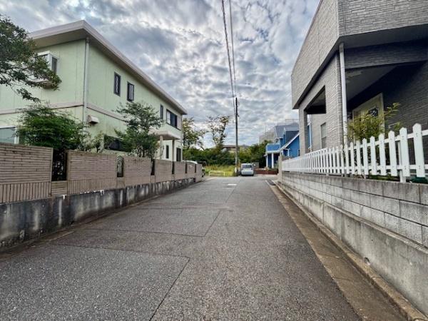宇部市今村南2丁目の中古一戸建て(前面道路含む現地写真)