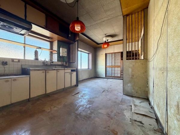 山陽小野田市大字厚狭（店舗付住宅）
