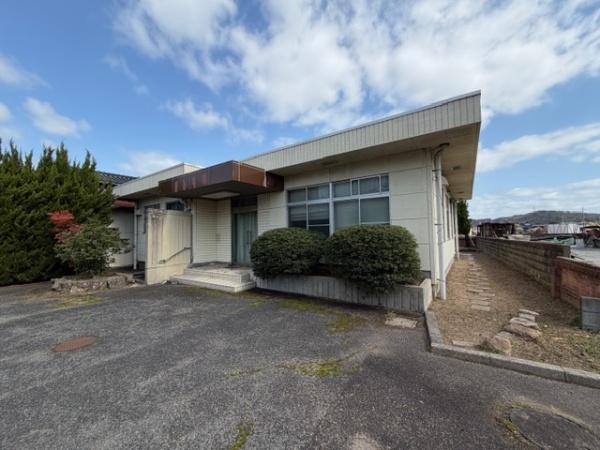 山陽小野田市大字厚狭（店舗付住宅）