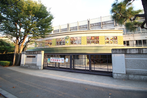 イトーピア百合ヶ丘弐番館(川崎市立西生田小学校)
