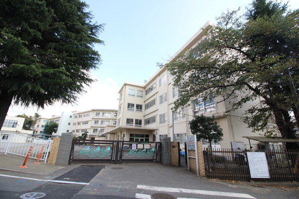 川崎市多摩区生田3丁目の土地(川崎市立生田小学校)