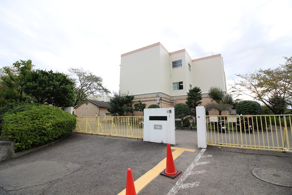 ライオンズ五月台レジデンス(川崎市立片平小学校)