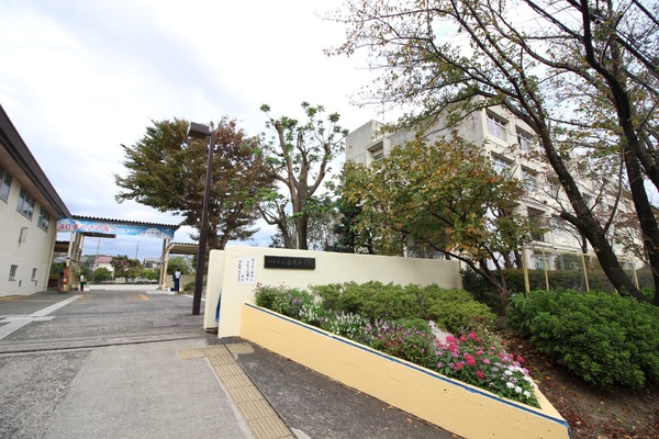 ライオンズ五月台レジデンス(川崎市立白鳥中学校)