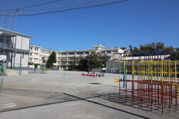 川崎市宮前区菅生1丁目の土地(川崎市立菅生小学校)