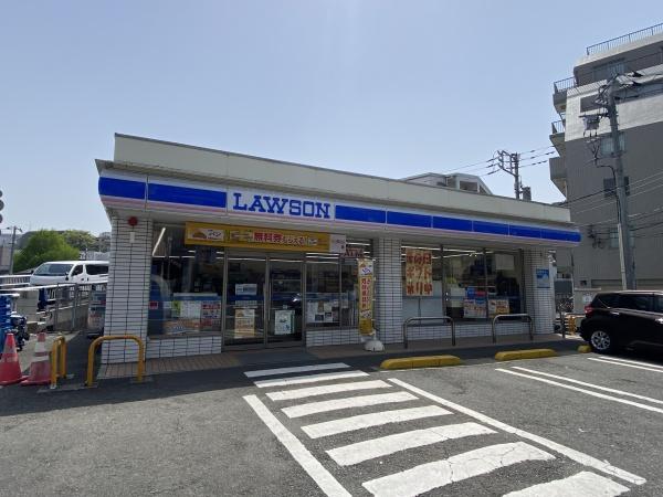 ドミール生田(ローソン川崎生田八丁目店)