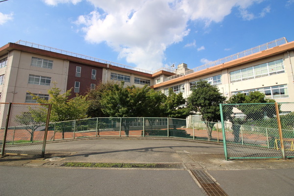 向ヶ丘遊園ダイカンプラザ2号館(川崎市立長尾小学校)