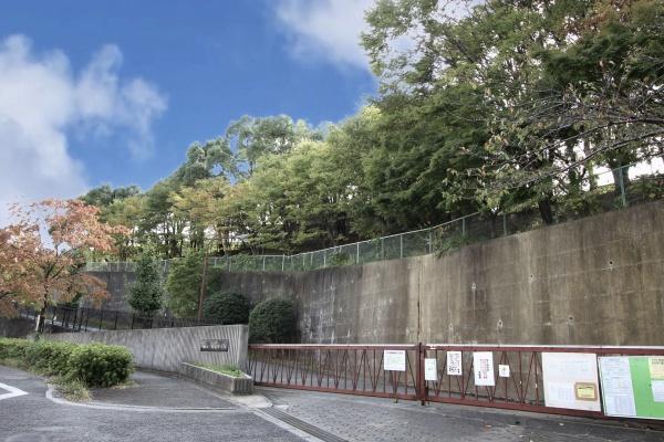 川崎市多摩区菅馬場３丁目の土地(川崎市立南菅中学校)