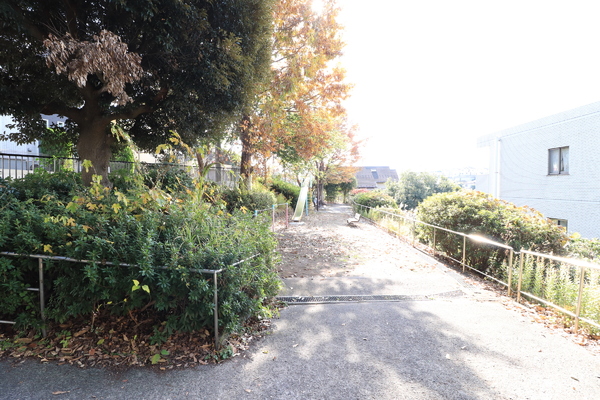 ヴェルビュ百合ヶ丘(高石4丁目公園)