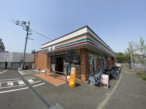 アルシオン生田サンクロールヒルズ(セブンイレブン川崎三田1丁目店)