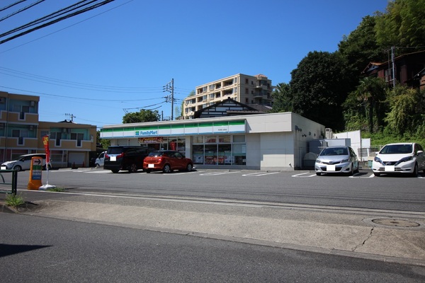 ルピナス鶴川サウスステージ(ファミリーマート町田能ケ谷町店)