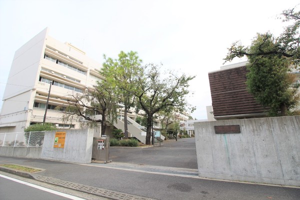狛江市岩戸南４丁目の土地(狛江市立狛江第二中学校)