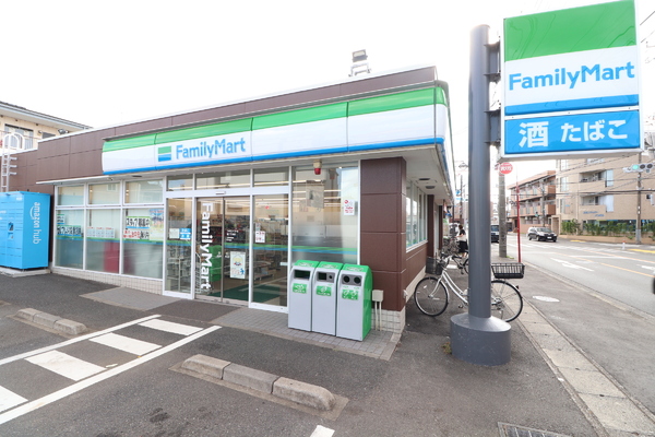 ドメス久地(ファミリーマート堰三丁目店)