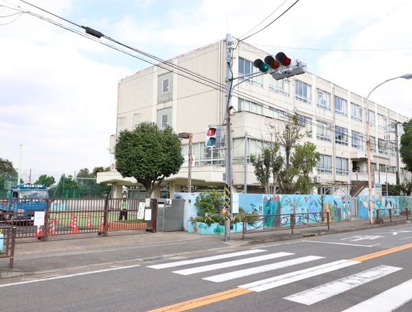 グランフォルム鷺沼クレスティ(川崎市立宮崎小学校)