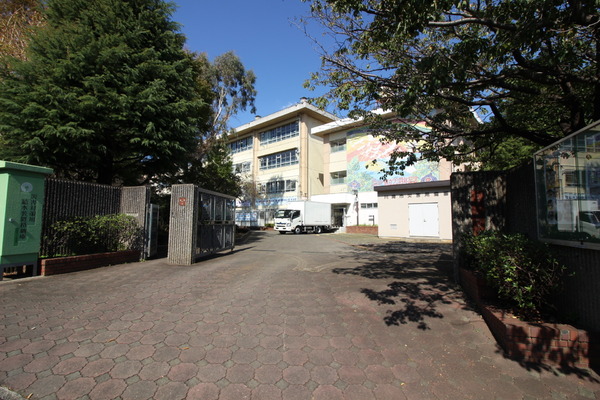 鷺沼南パークホームズ並木通り(川崎市立有馬中学校)