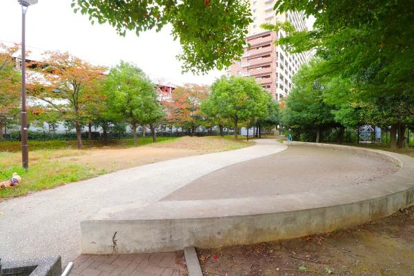 溝の口ガーデンアクアス　アクアウィングＢ棟(久地の里公園)
