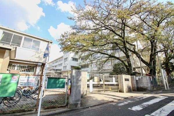 レイディアントシティ向ヶ丘遊園フランス街区(川崎市立三田小学校)