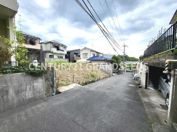 高槻市安岡寺町３丁目の土地