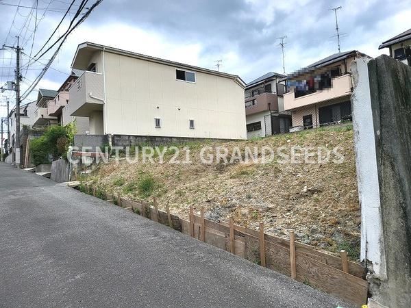 高槻市安岡寺町３丁目の土地