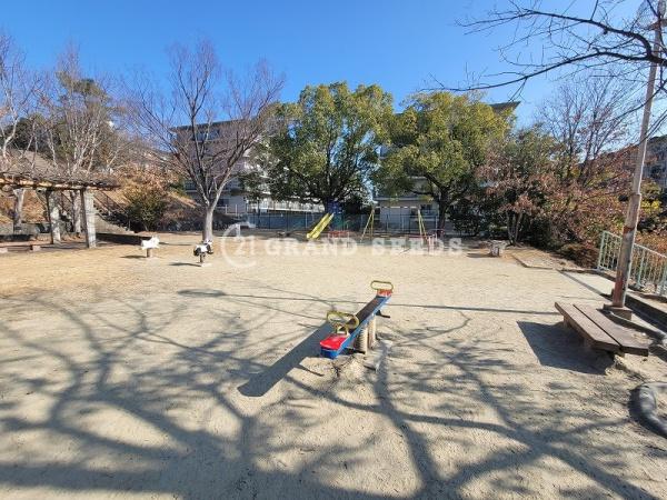 サンハイツ高槻5号館(別所本町公園)