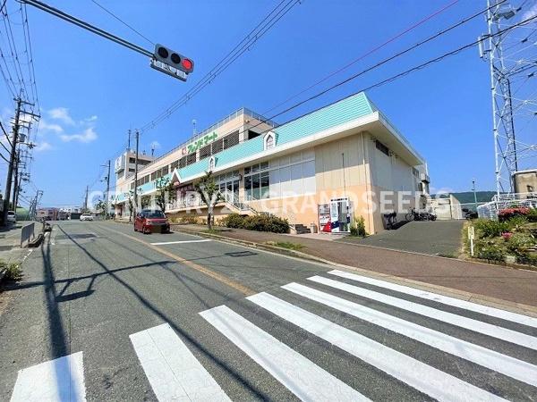 高槻市古曽部町３丁目の土地(フレンドマート高槻美しが丘店)