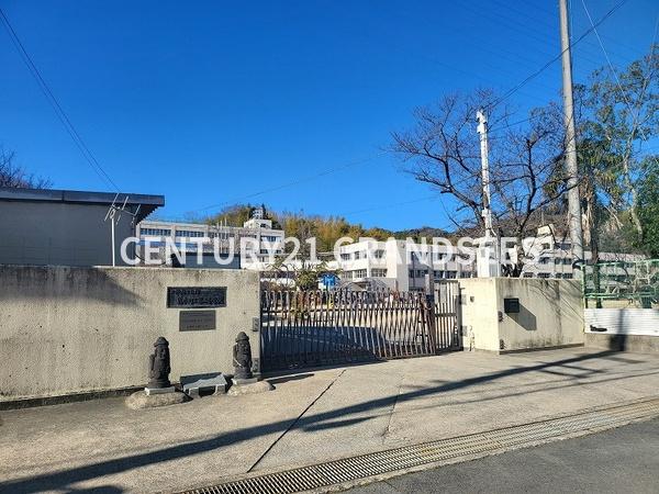 若山台第三住宅20号棟(島本町立第二小学校)