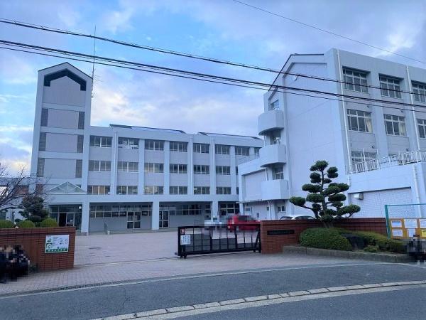 高槻阿武山三番街302号棟(高槻市立阿武山中学校)