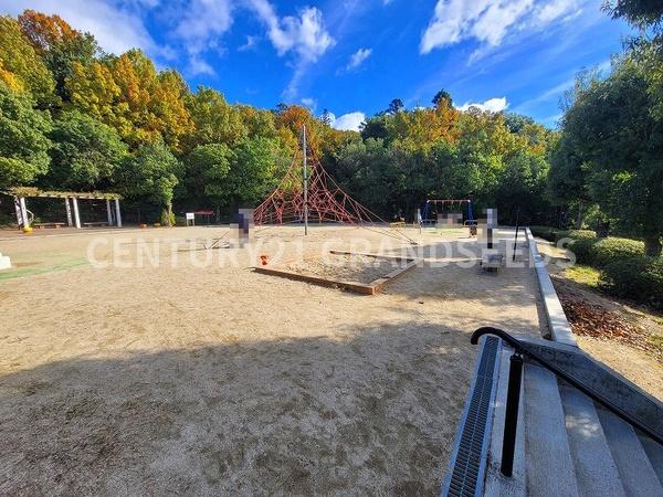 高槻市安岡寺町5丁目の土地(安岡寺北公園)